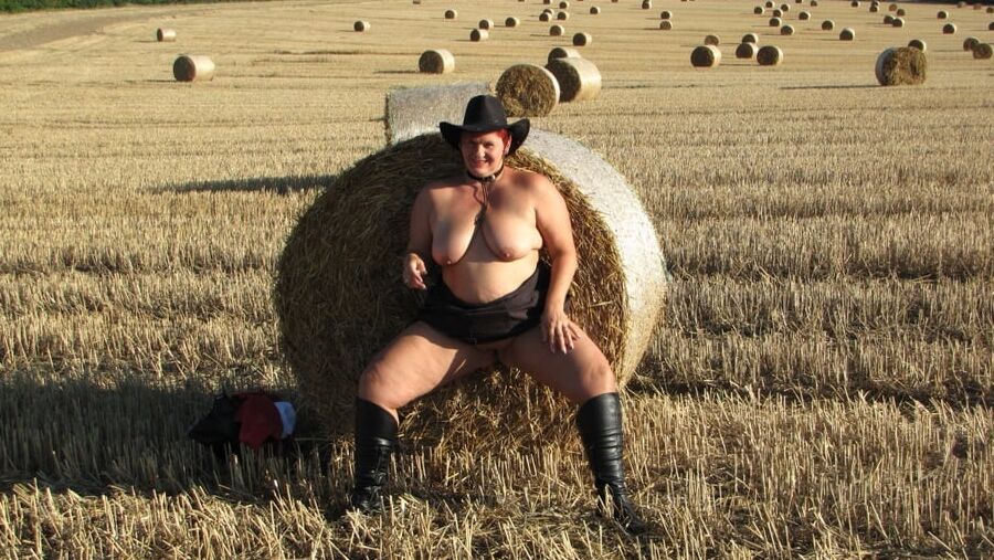 Posing in the cornfield ...