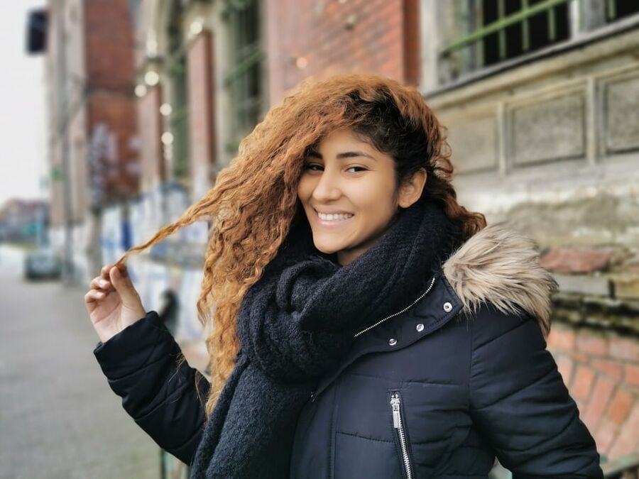 GERMAN SCOUT - BROWN LATINA TALK TO FUCK AT STREET CASTING
