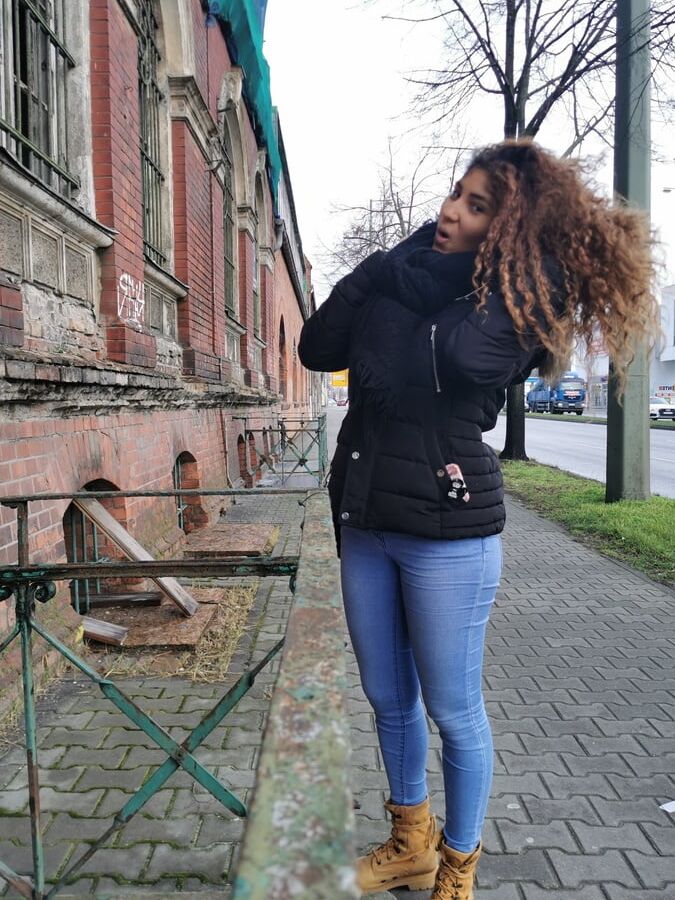 GERMAN SCOUT - BROWN LATINA TALK TO FUCK AT STREET CASTING