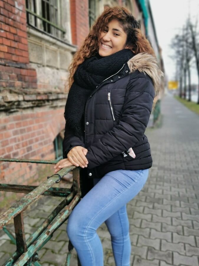 GERMAN SCOUT - BROWN LATINA TALK TO FUCK AT STREET CASTING