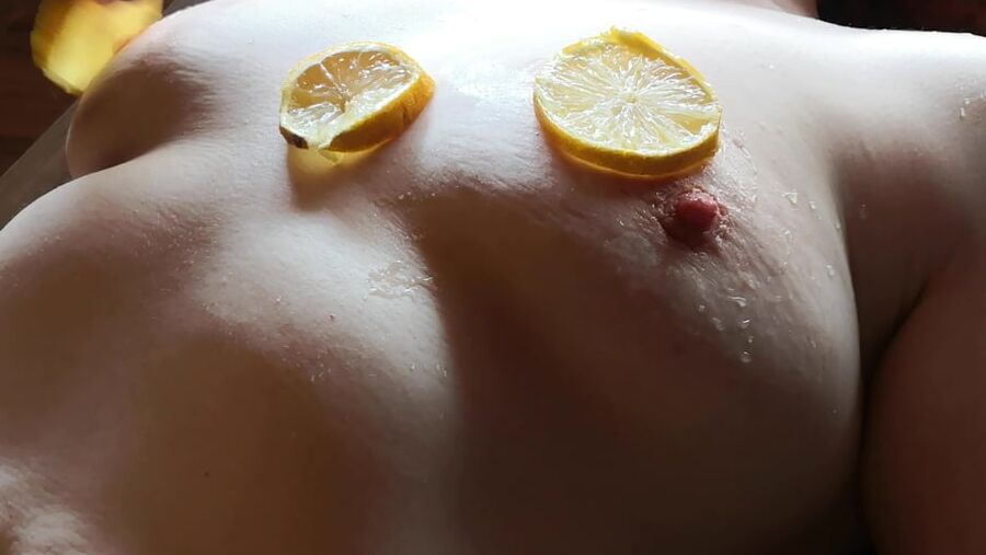 Citron on tits