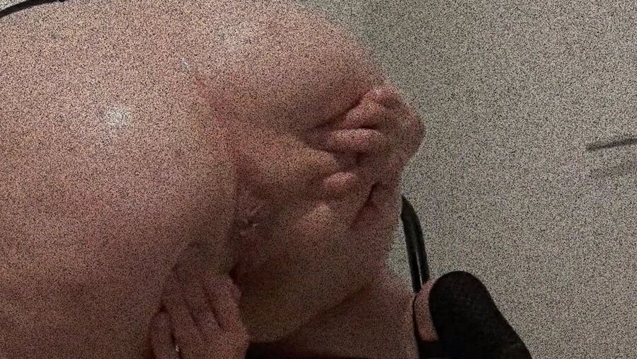 Oiled Boobs and Ass Worship