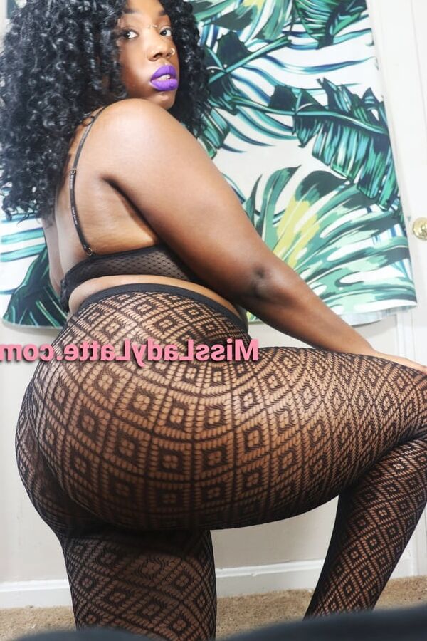 CHY LATTE SEXY FAT ASS EBONY PIN-UP PICS