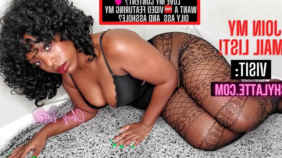 CHY LATTE SEXY FAT ASS EBONY PIN-UP PICS