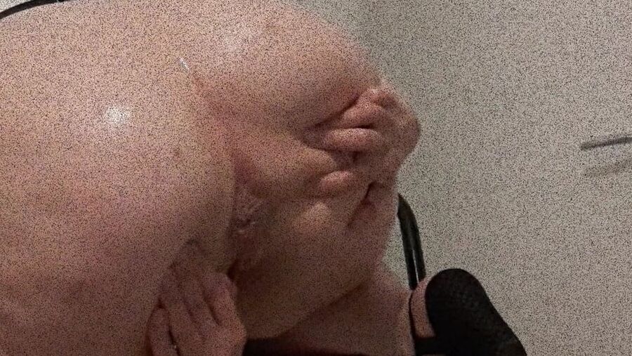 Oiled Boobs and Ass Worship