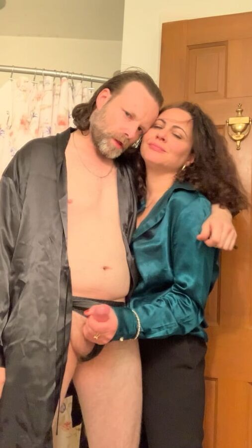 Italian Milf in Green Satin Blouse blows and gets fucked