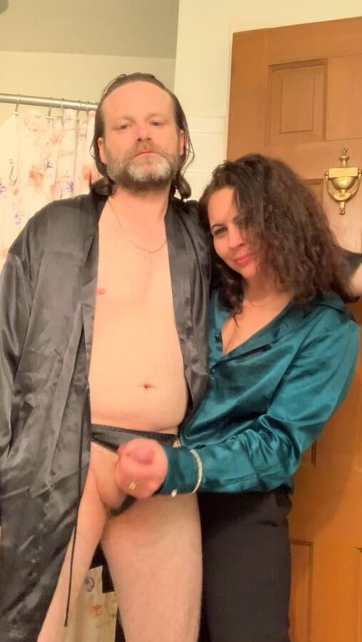 Italian Milf in Green Satin Blouse blows and gets fucked