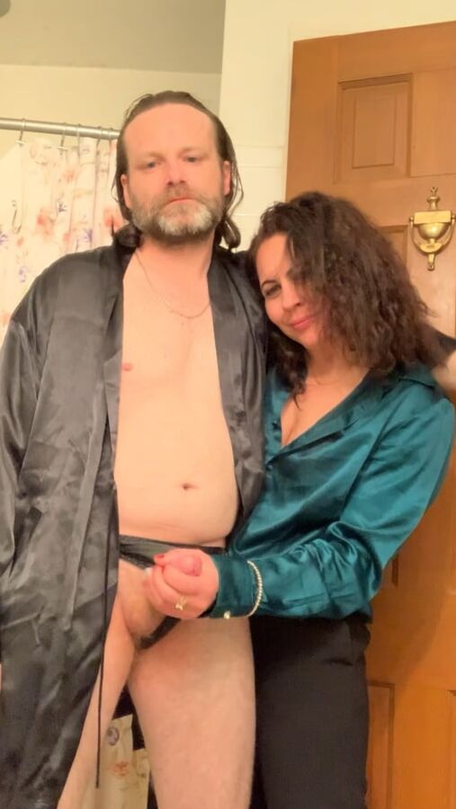 Italian Milf in Green Satin Blouse blows and gets fucked
