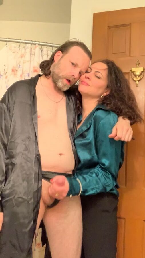Italian Milf in Green Satin Blouse blows and gets fucked