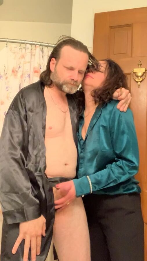 Italian Milf in Green Satin Blouse blows and gets fucked