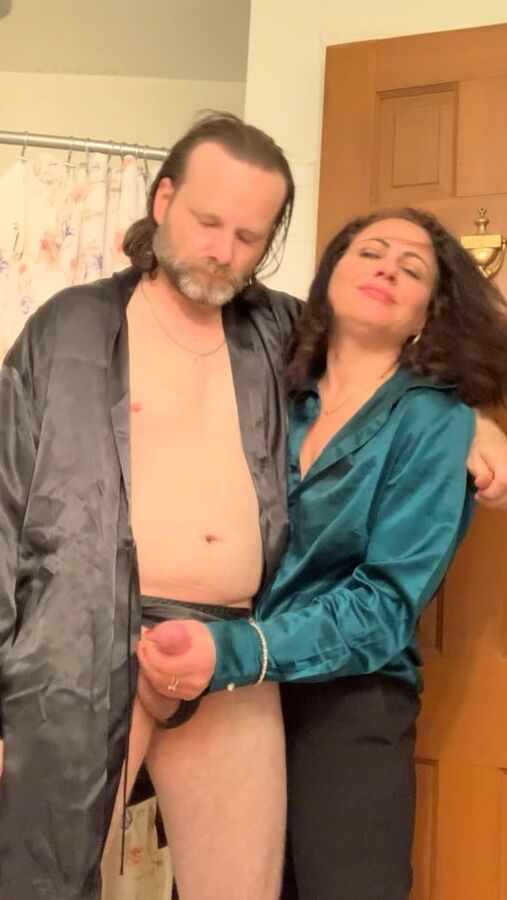Italian Milf in Green Satin Blouse blows and gets fucked