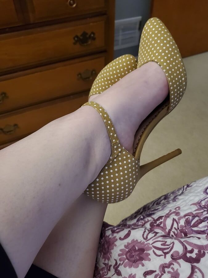 Hot milf bored durring quarantine - tit torture clamps vibe