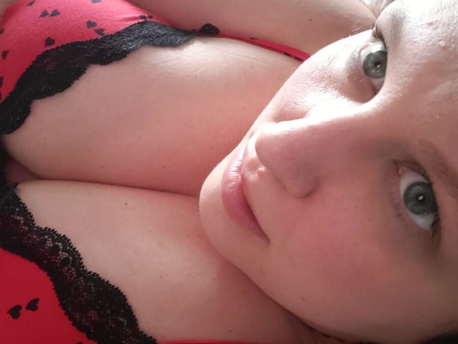 Hot milf bored durring quarantine - tit torture clamps vibe