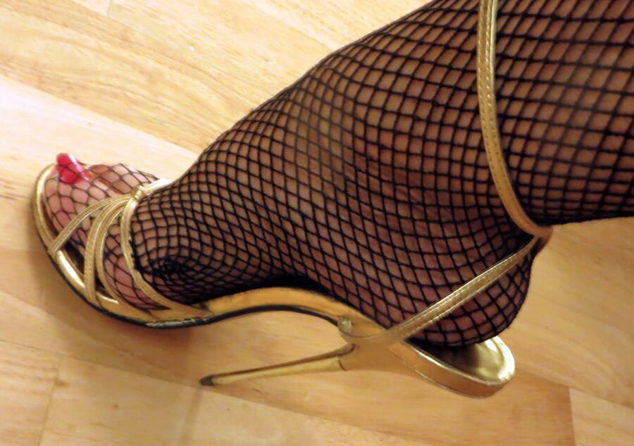 Random heels+ random legs+ random boobs