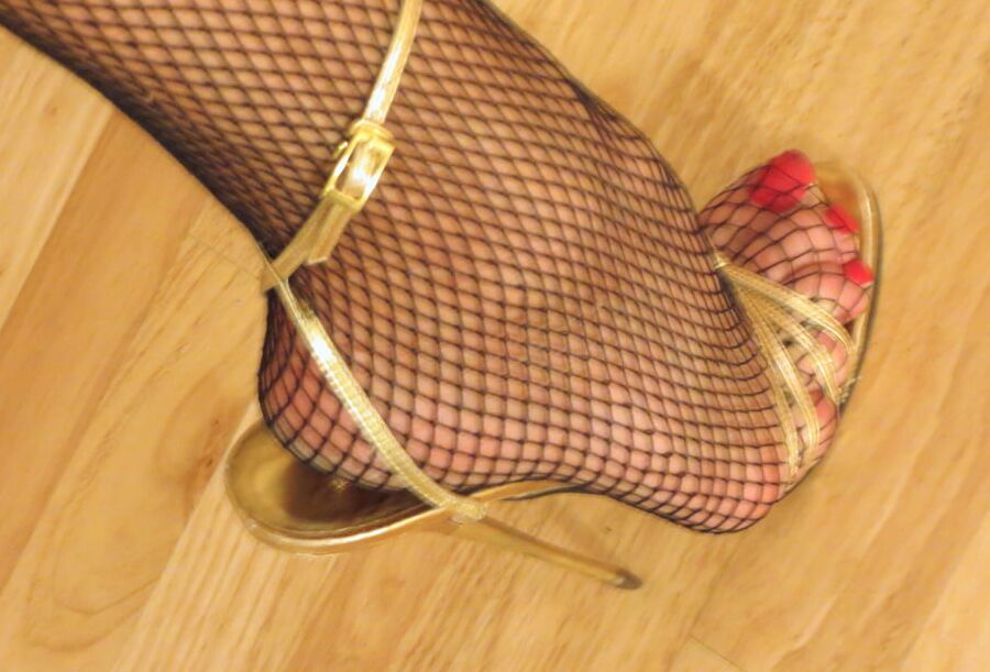 Random heels+ random legs+ random boobs