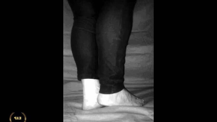 My massive bubble butt and pretty feet