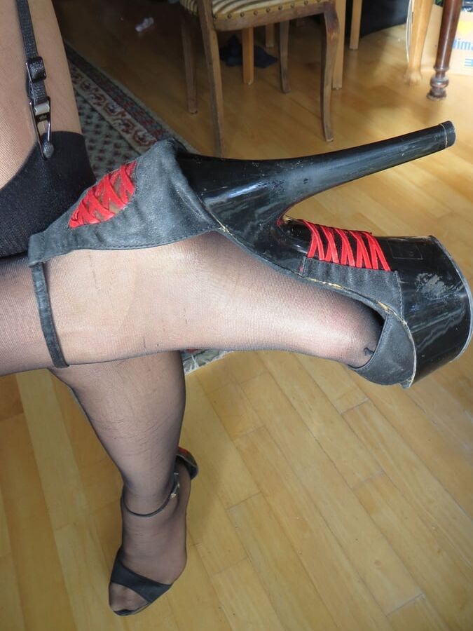 Random heels+ random legs+ random boobs