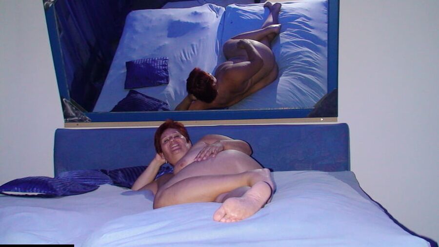 Sex and posing ....