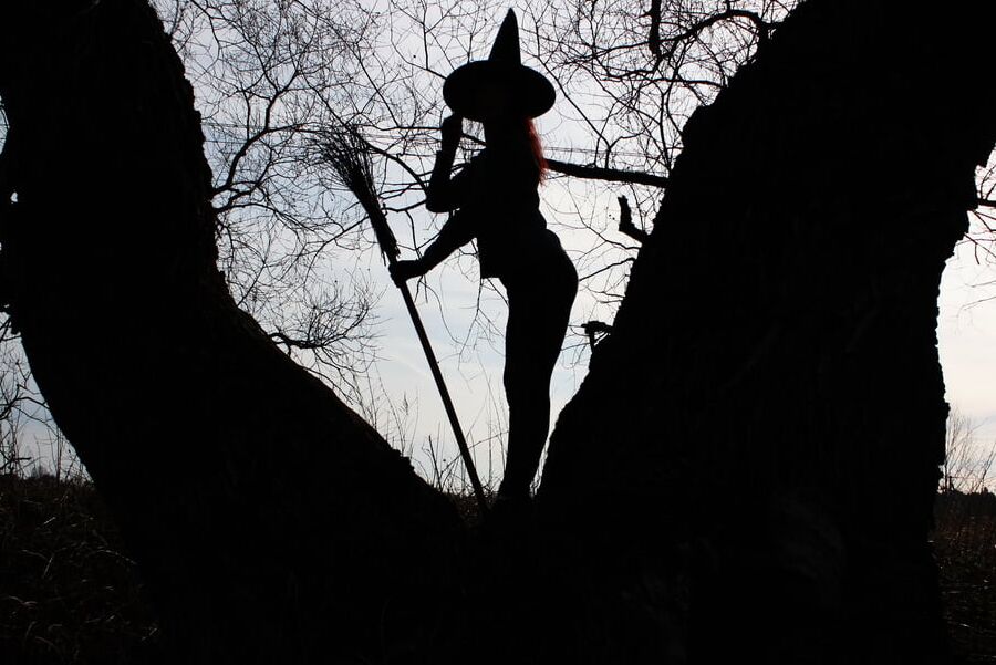 The contour of the witches