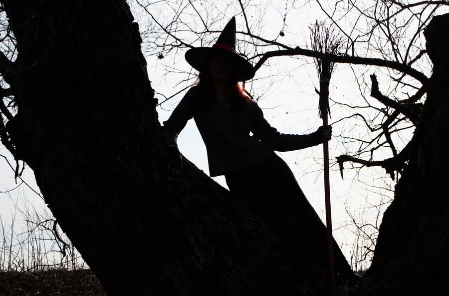 The contour of the witches