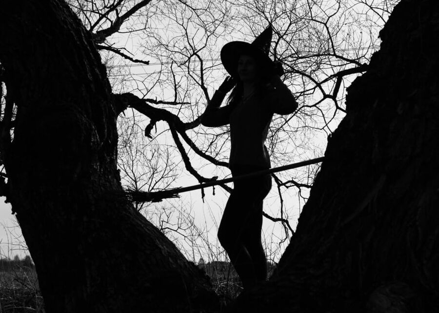 The contour of the witches