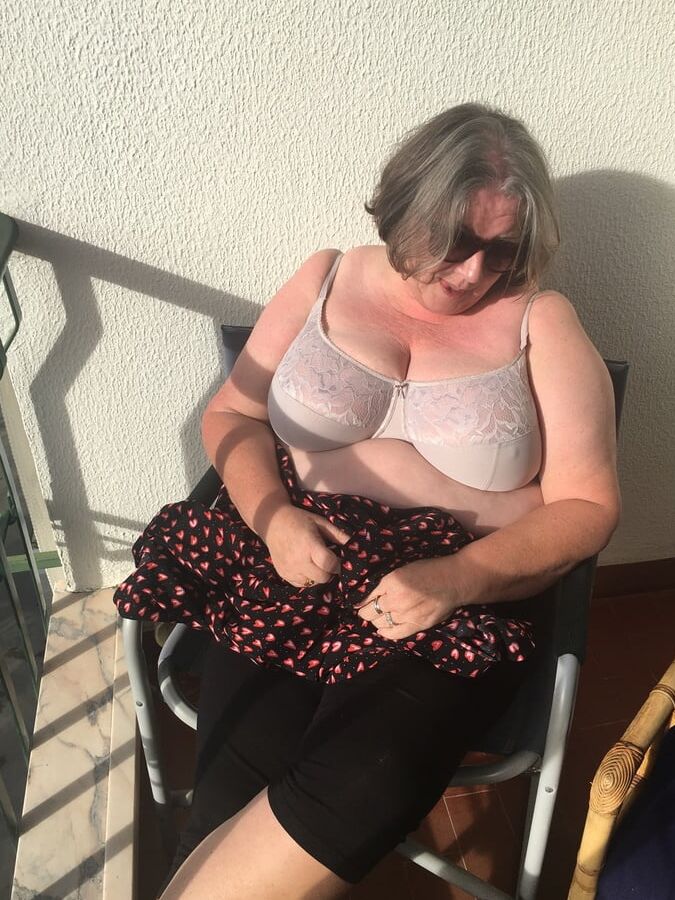 Chris44g Heavy hanging breasts