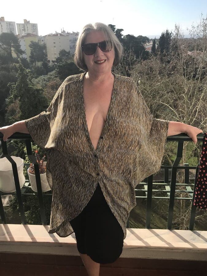 Chris44g Heavy hanging breasts