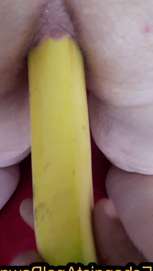 Stretching & gapping my asshole with long banana