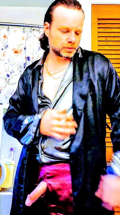Kristian Troy the Satin Fetish ko g