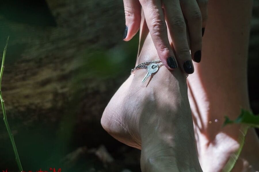 Chastity Keyholder and Cuckoldress - Mistress Kym