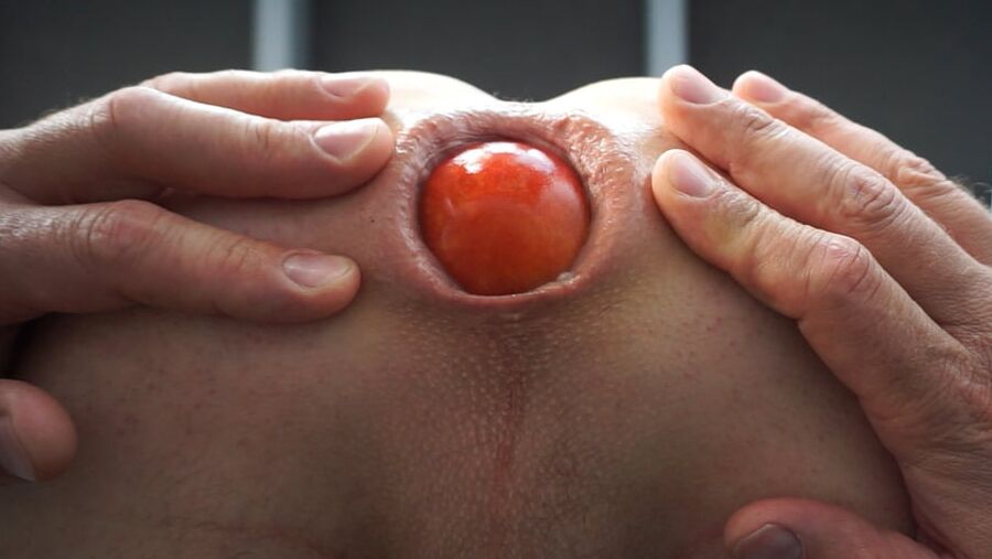 Fresh fruit from my gaping asshole, taste it!