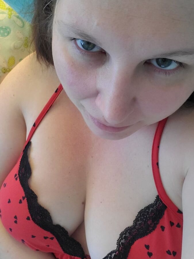 Milf home alone and left to play,  vibes wand, big breasts