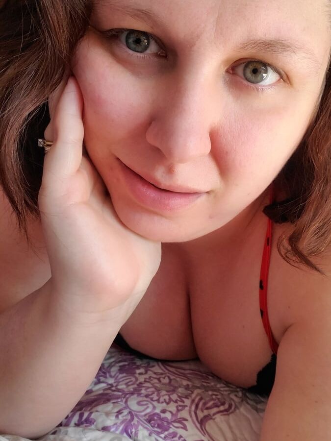Milf home alone and left to play,  vibes wand, big breasts