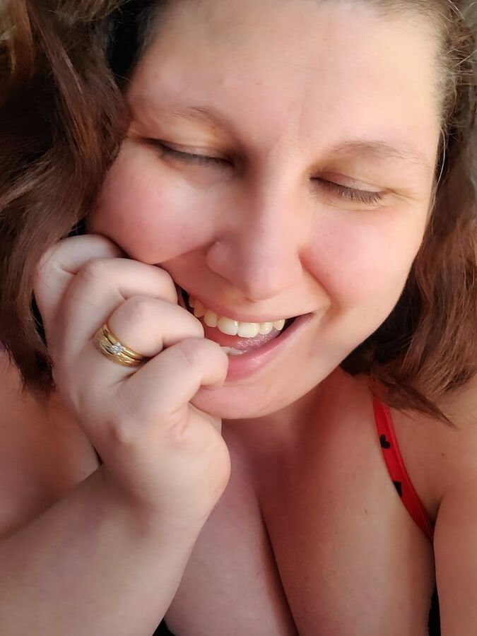 Milf home alone and left to play,  vibes wand, big breasts