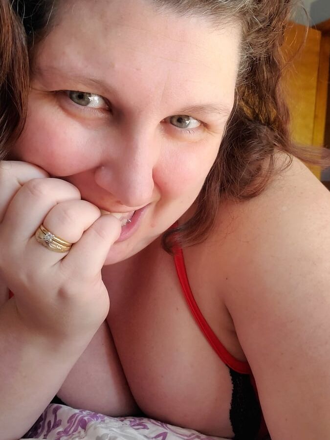 Milf home alone and left to play,  vibes wand, big breasts