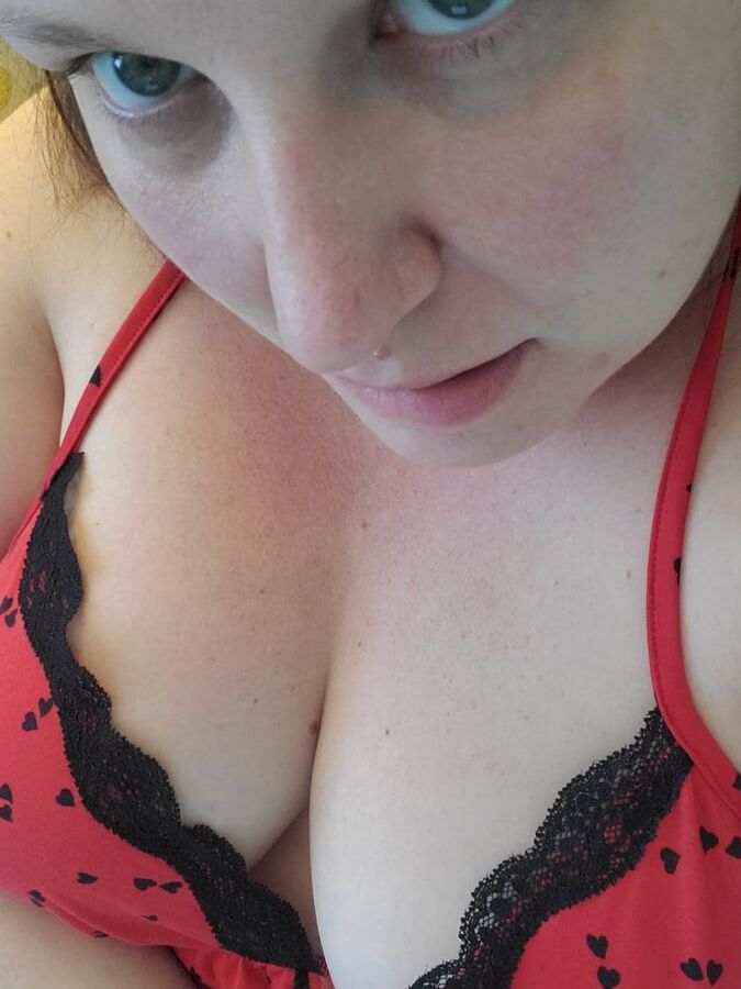 Milf home alone and left to play,  vibes wand, big breasts