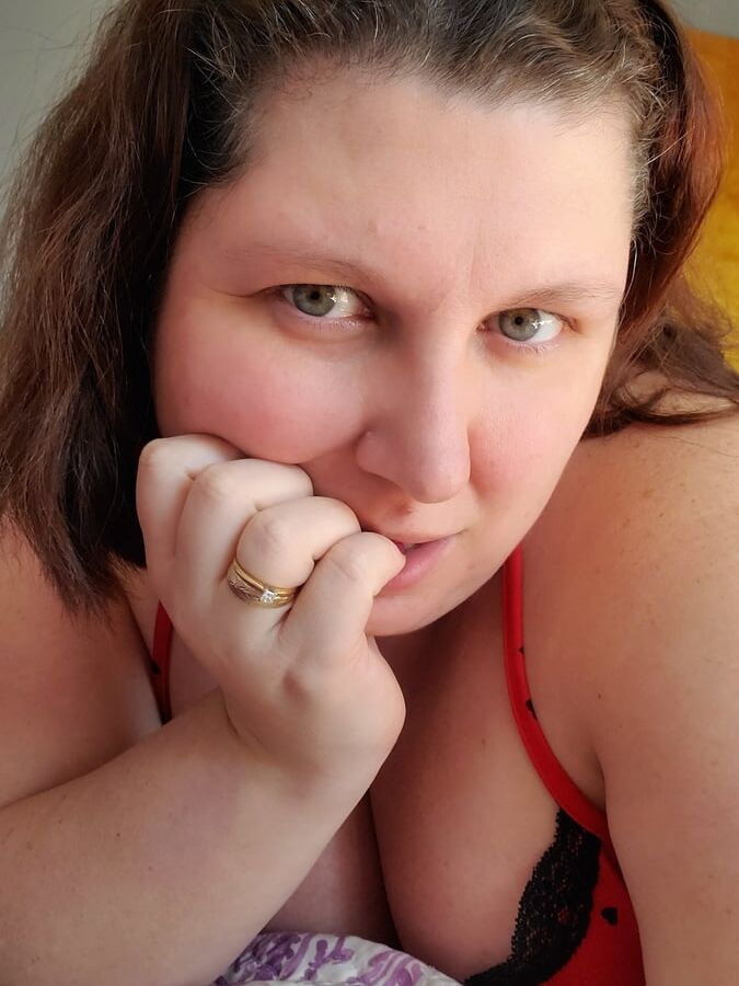 Milf home alone and left to play,  vibes wand, big breasts