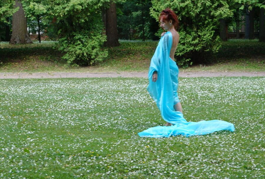 In a Green Blanket 2