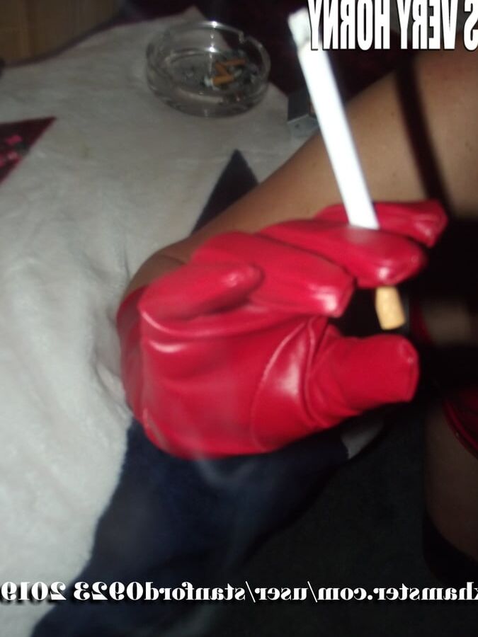 MASKED MATURE SLUT