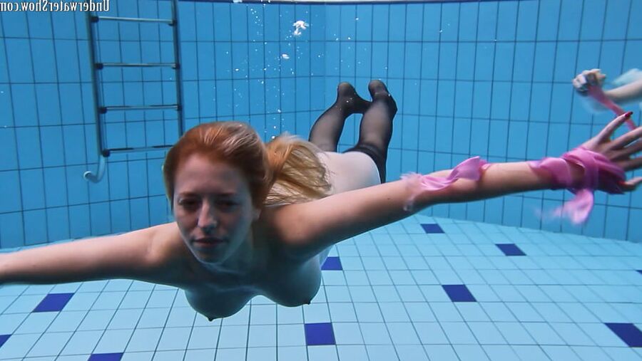 Aneta and Andrejka UnderWaterShow