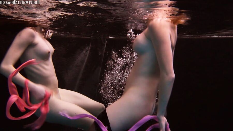 Aneta and Andrejka UnderWaterShow