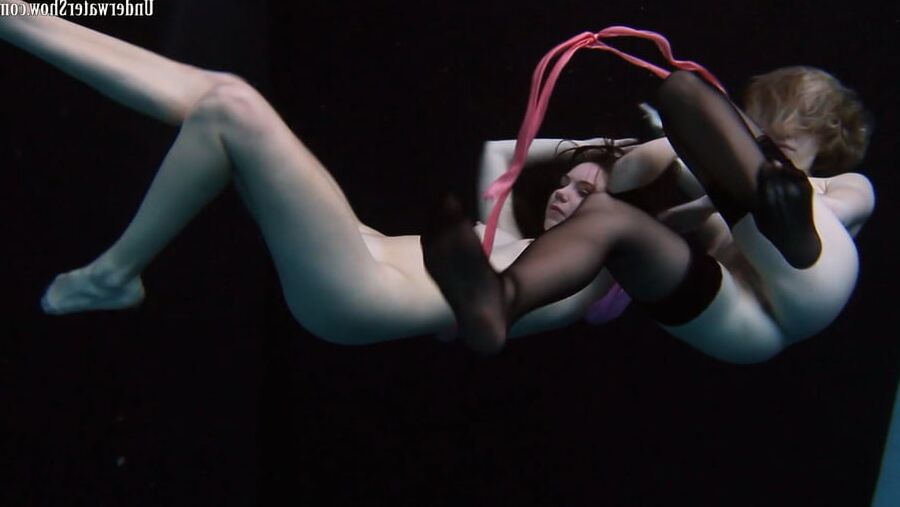 Aneta and Andrejka UnderWaterShow