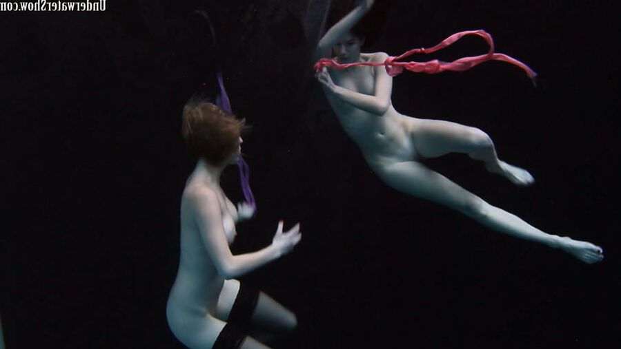 Aneta and Andrejka UnderWaterShow