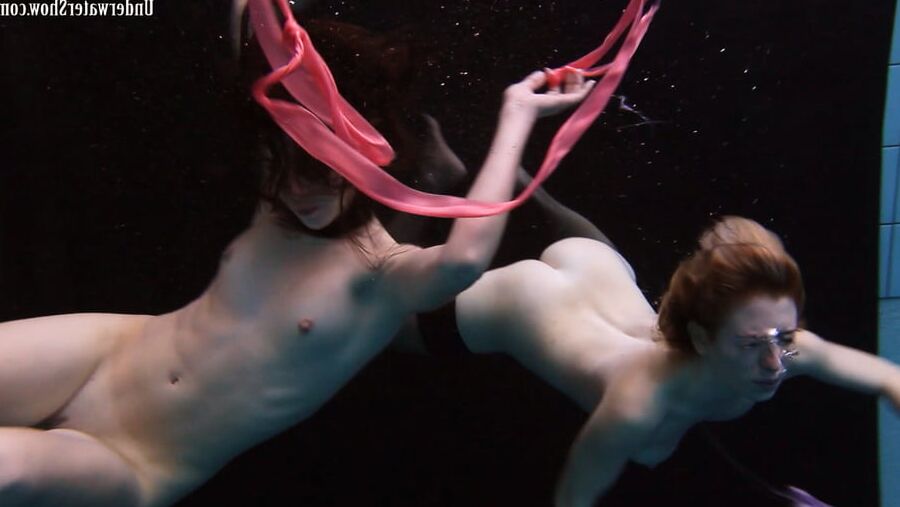 Aneta and Andrejka UnderWaterShow