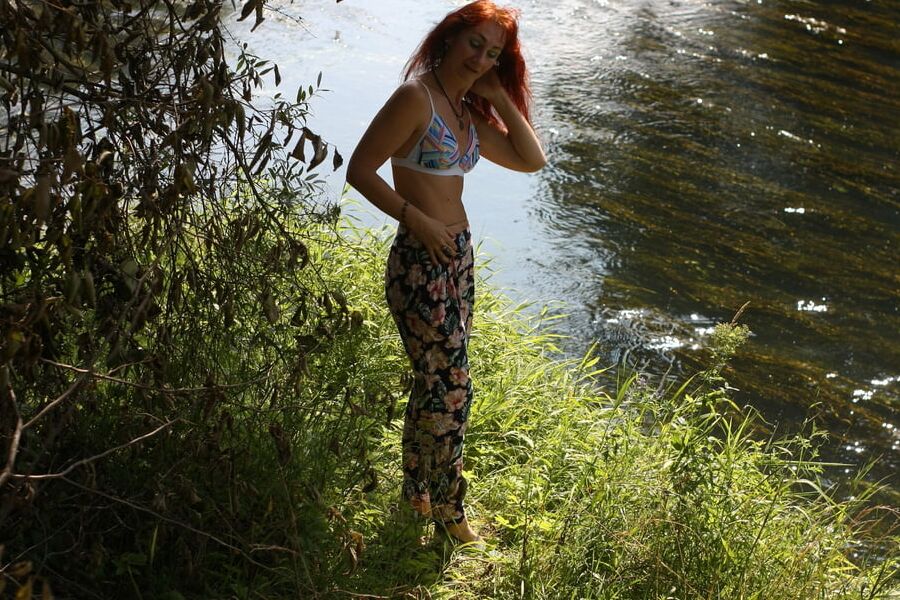In pants with flofer print