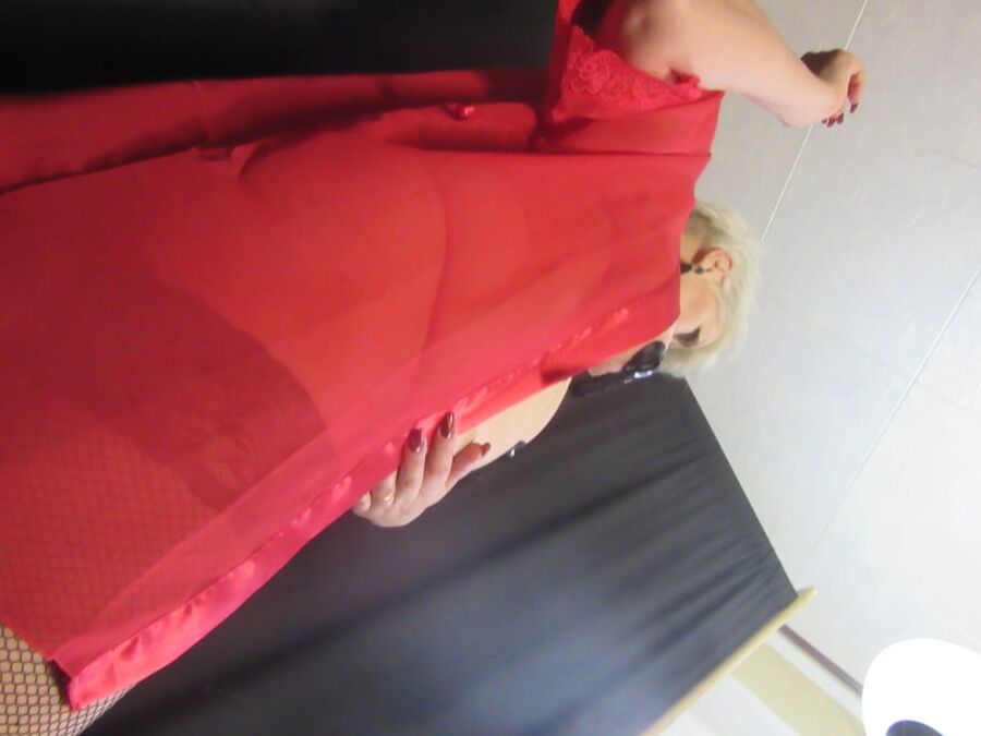 Aimee & red mood... ))
