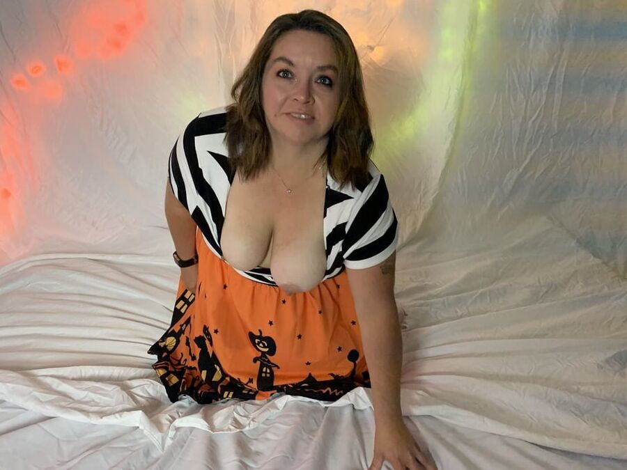 Sexy BBW Spooky Booty
