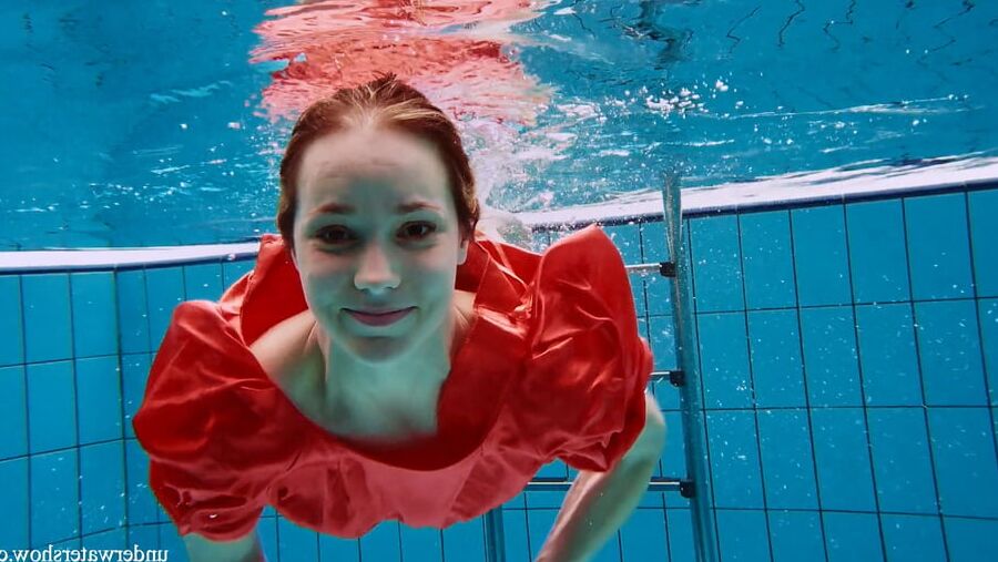 Avenna Pt.2 UnderWaterShow