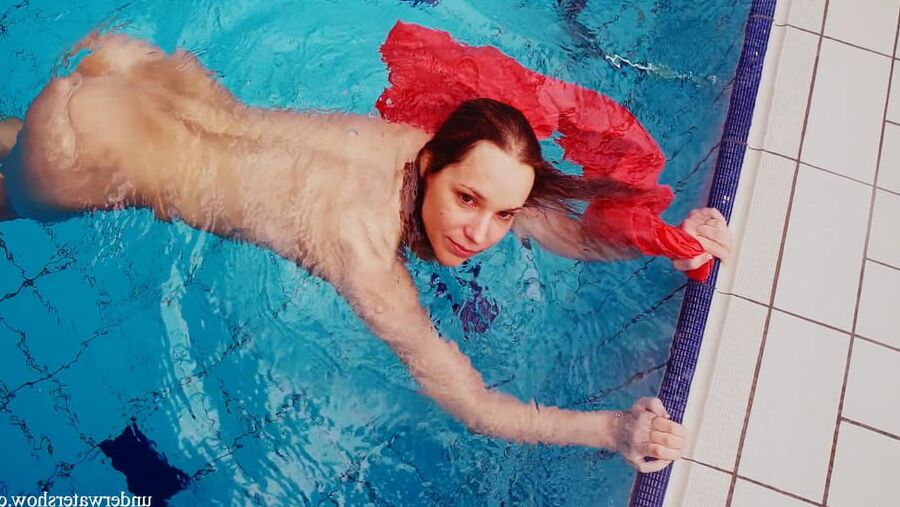 Avenna Pt.2 UnderWaterShow