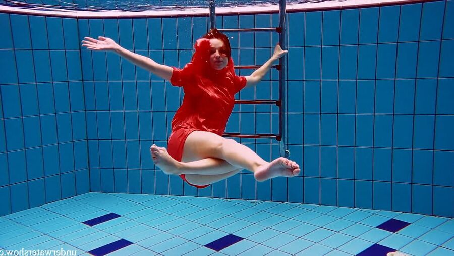 Avenna Pt.2 UnderWaterShow